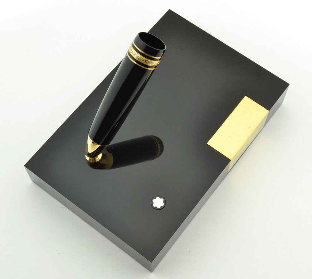 Montblanc Meisterstuck 146 Desk Pen - Black w Gold Trim, Piston